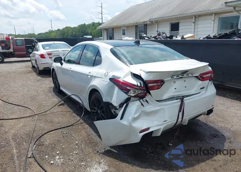 2021 Toyota Camry Xse z USA, uszkodzony, nr VIN 4T1K61AK2MU486057